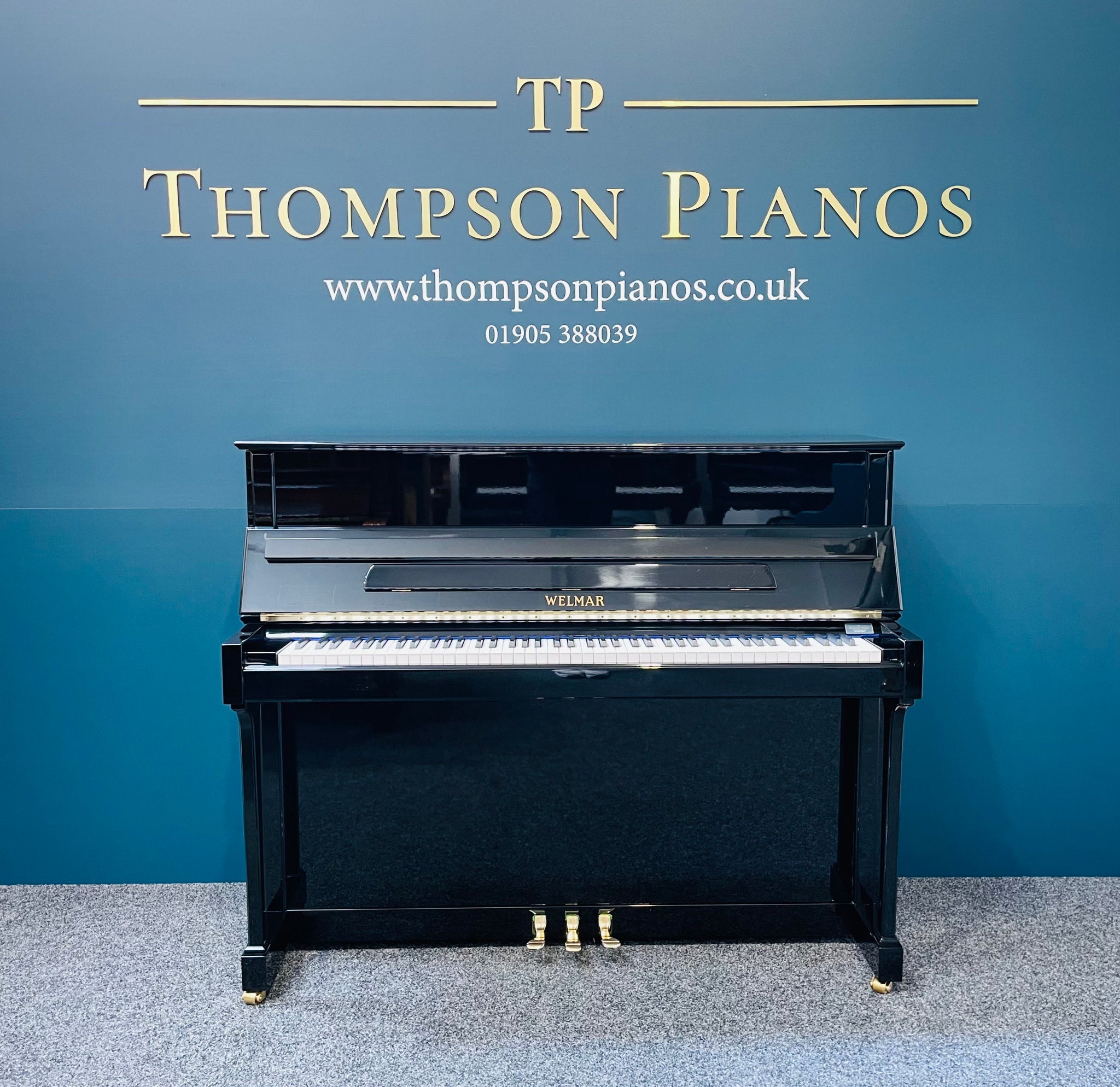 Welmar Upright Piano, Model 118 (Polished Ebony)