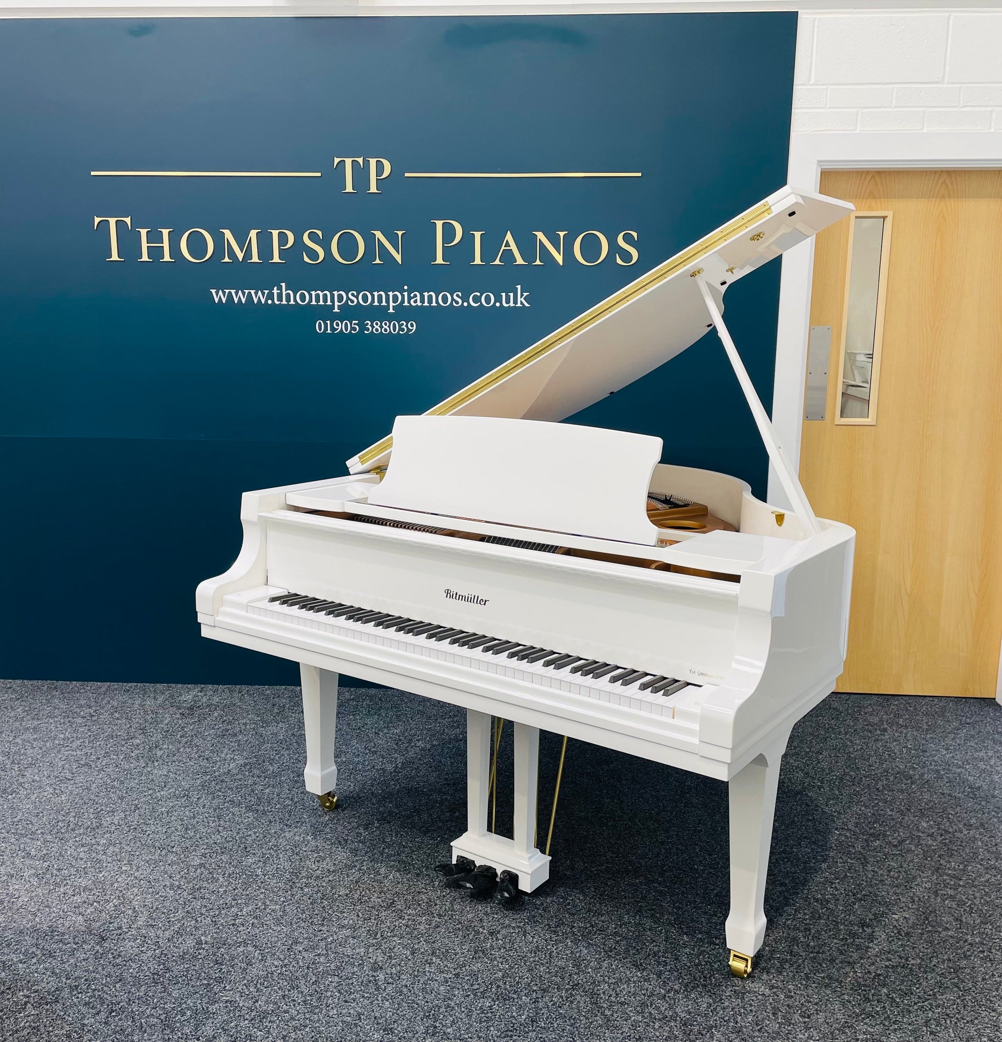 Ritmüller RS-150 Superior Line, Grand Piano (Polished White)